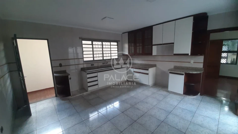 CASA PARA LOCAÇÃO/ 4 QUARTOS  / CHURRASQUEIRA/VILA REZENDE