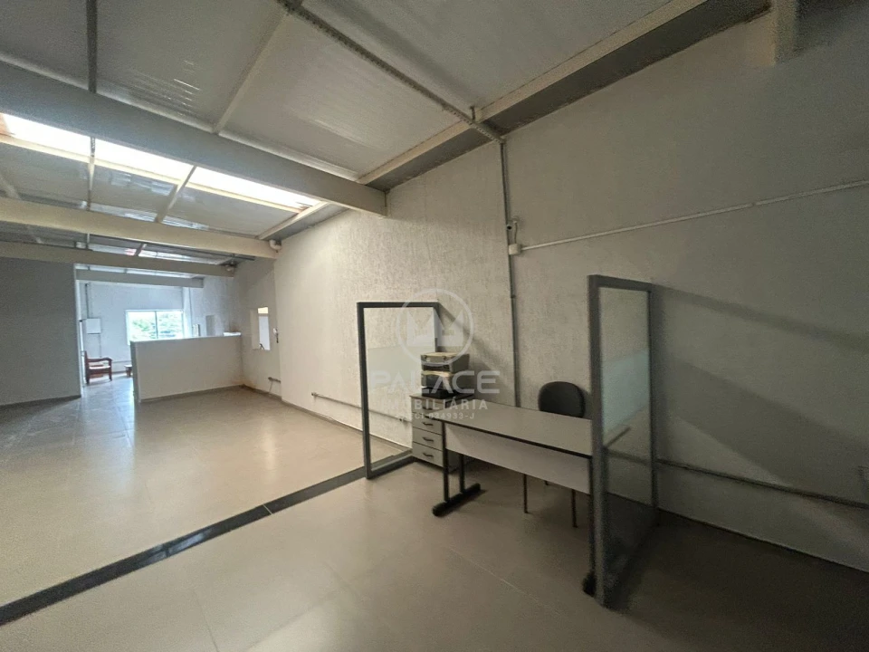 BARRACÃO PARA ALUGAR EM EXCELENTE LOCALIZAÇÃO E CONDIÇÕES - 1.000M²