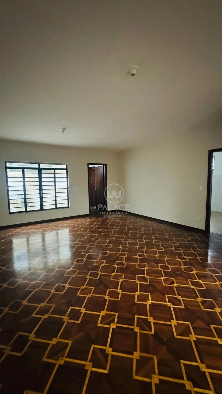 Casa À Venda