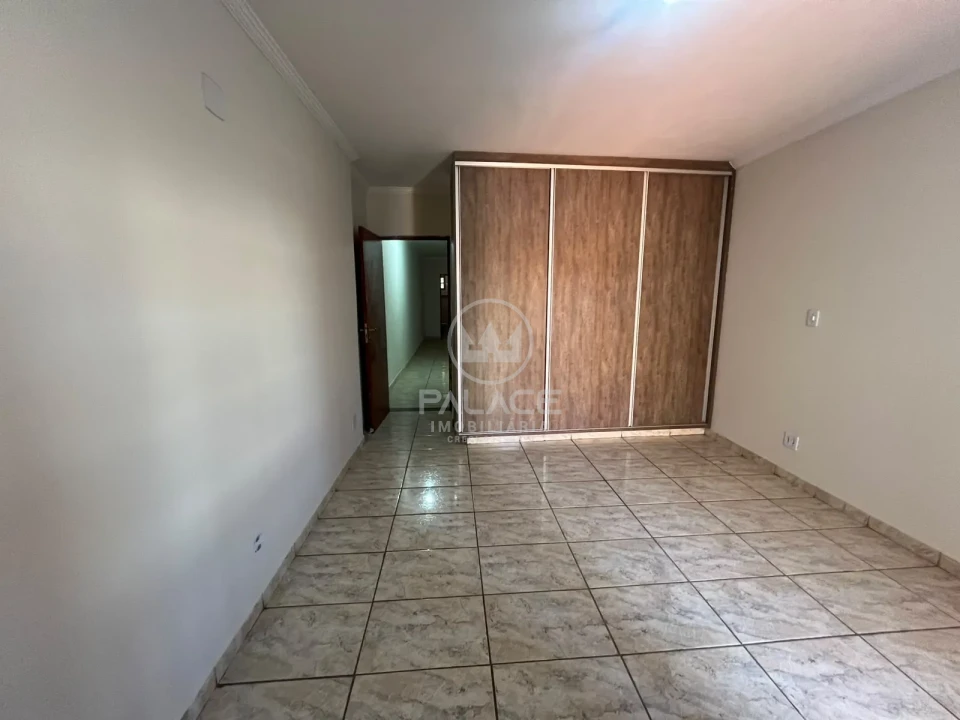 Casa para alugar, 3 quartos, sendo 1 suíte, 2 vagas, no Santa Rosa em Piracicaba / SP