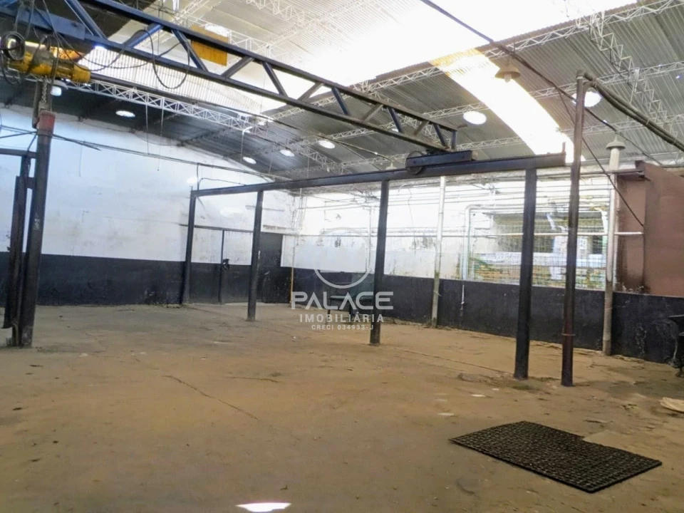 Barracão :  / Comercial / Vila Rezende