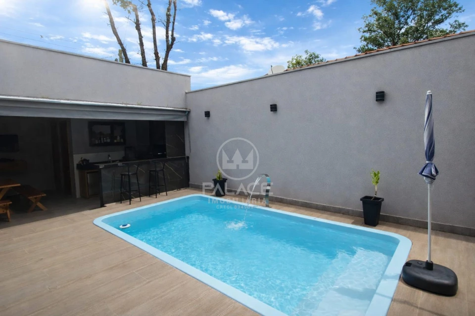 Casa com piscina a venda no bairro Vila Sônia, Piracicaba, SP.
