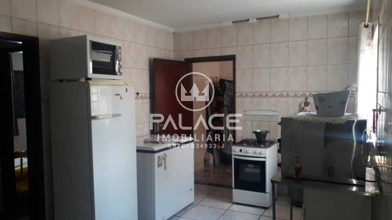 Imagens do imóveis Casa de rua -  / Residencial / Alto