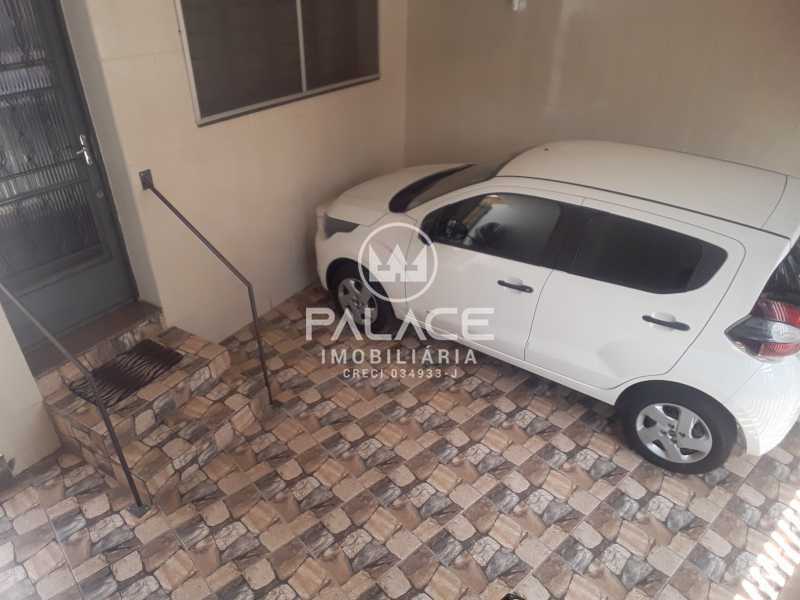 Imagens do imóveis Casa de rua -  / Residencial / Alto