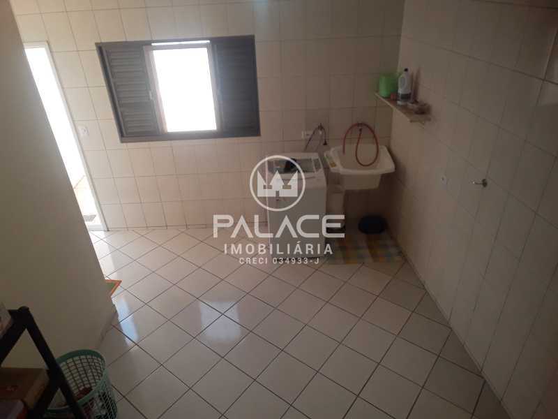 Imagens do imóveis Casa de rua -  / Residencial / Alto