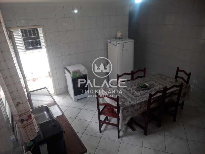 Imagens do imóveis Casa de rua -  / Residencial / Alto