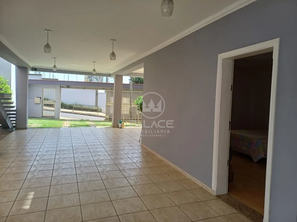 CASA A VENDA NO BAIRRO CASTELINHO