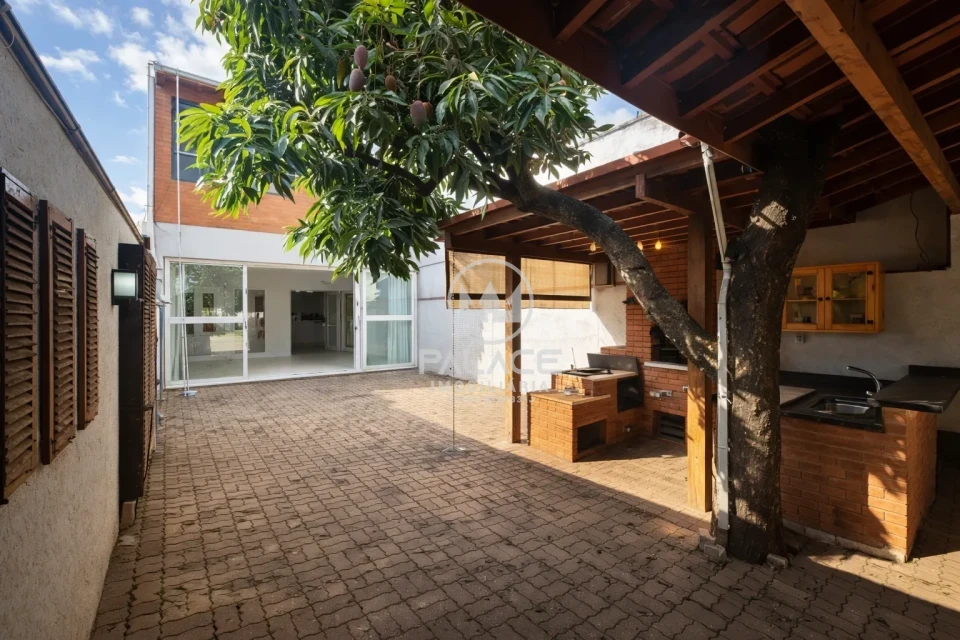 Sobrado com fino acabamento a venda no bairro Pompéia, Piracicaba, SP.