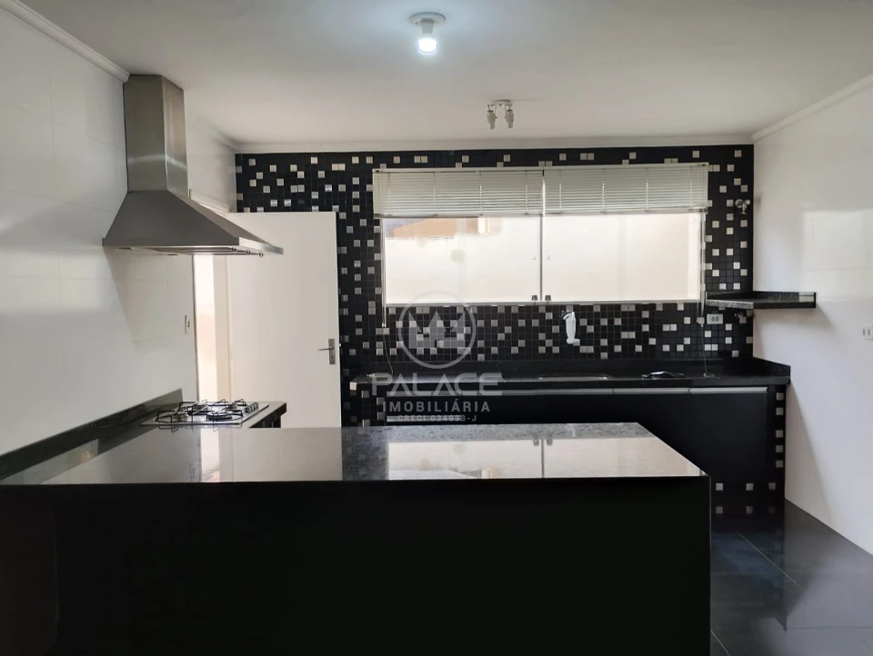 CASA / LOCACAO / 2 QUARTOS / BAIRRO ALTO