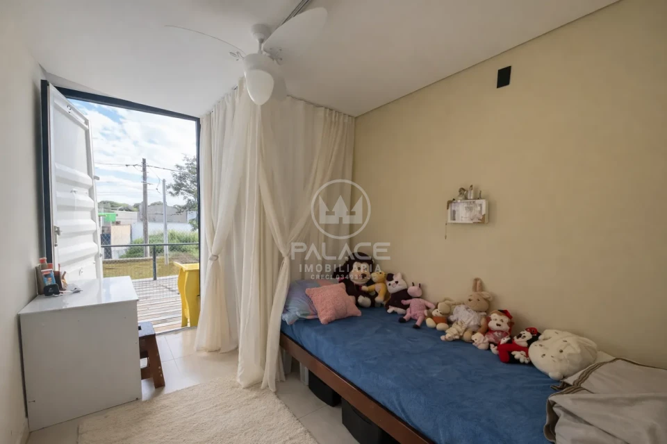 CASA RESIDENCIAL / LOCACAO / 3 QUARTOS / PISCINA /  DOIS CORREGOS
