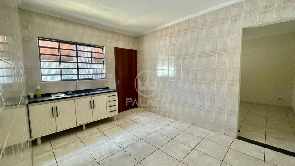 CASA / LOCACAO / JARAGUA / 2 QUARTOS / 70m²