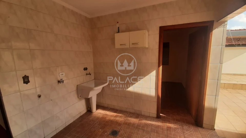 CASA PARA LOCAÇÃO/ 4 QUARTOS  / CHURRASQUEIRA/VILA REZENDE
