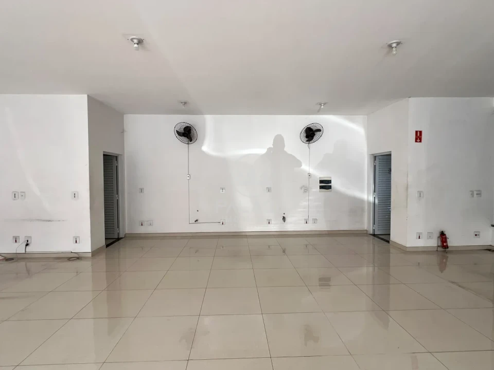 Imóvel Comercial - Barracão - disponível para locação