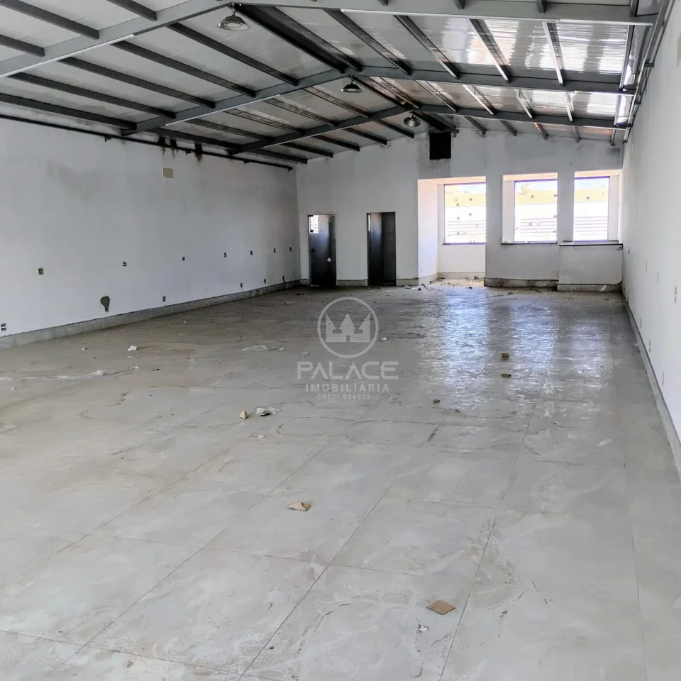 Barracão disponivel para locação