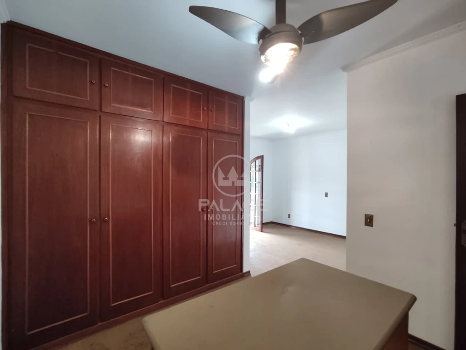 Casa 3 Suítes, Churrasqueira, Escritório À Venda E Locação Centro Piracicaba