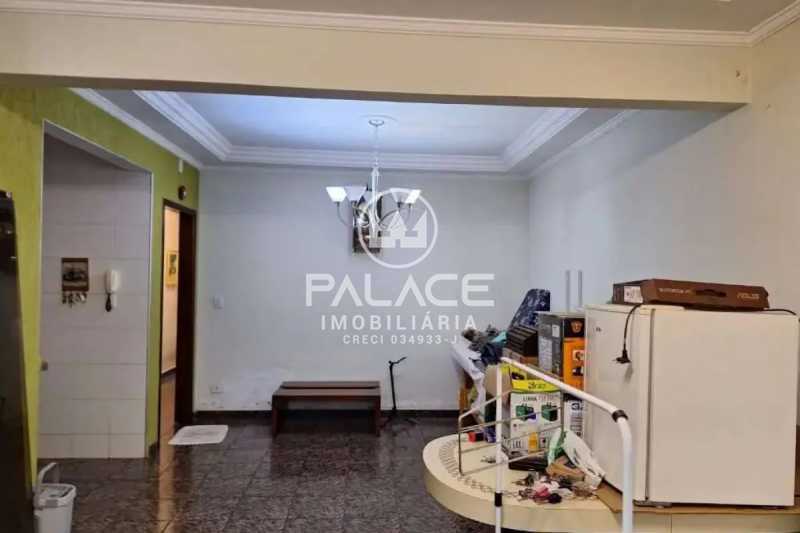 Casa de rua : Térrea / Residencial / Água Branca