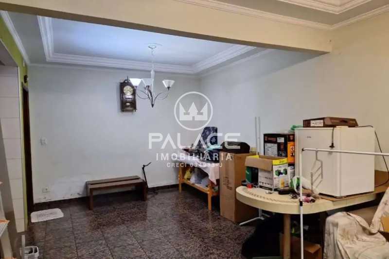 Casa de rua : Térrea / Residencial / Água Branca