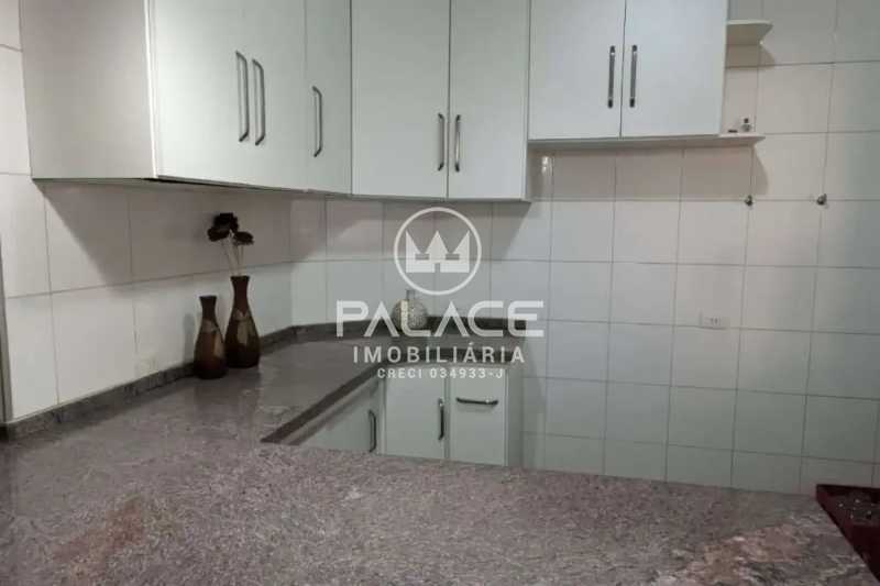 Casa de rua : Térrea / Residencial / Água Branca