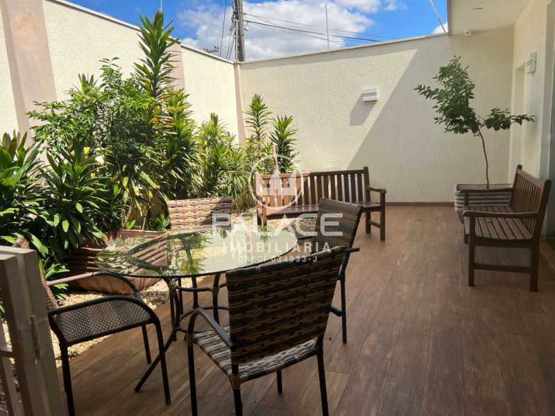 Imagens do imóveis Casa de rua -  / Residencial / Centro