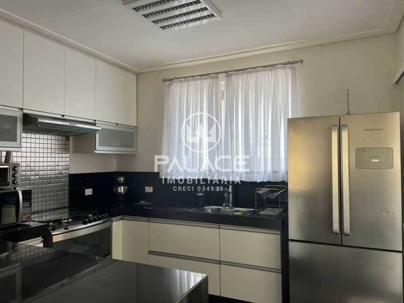 Imagens do imóveis Casa de rua -  / Residencial / Centro