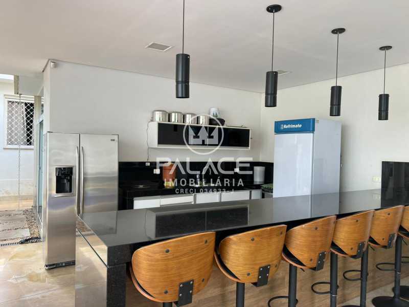 Imagens do imóveis Casa de rua -  / Residencial / Centro