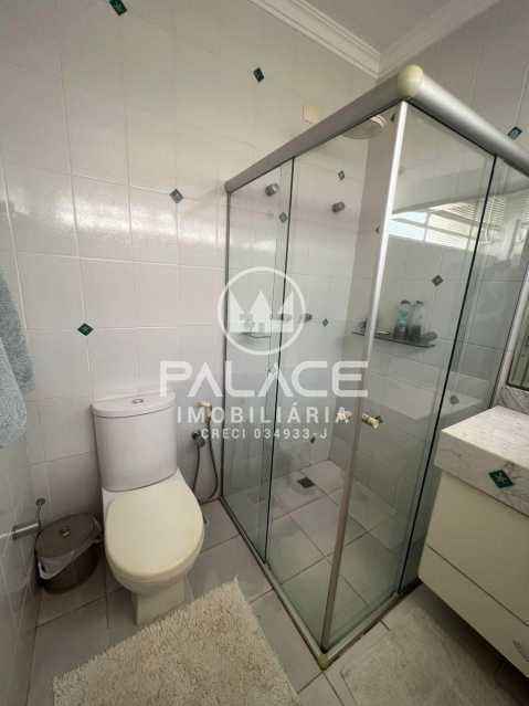 Imagens do imóveis Casa de rua -  / Residencial / Centro