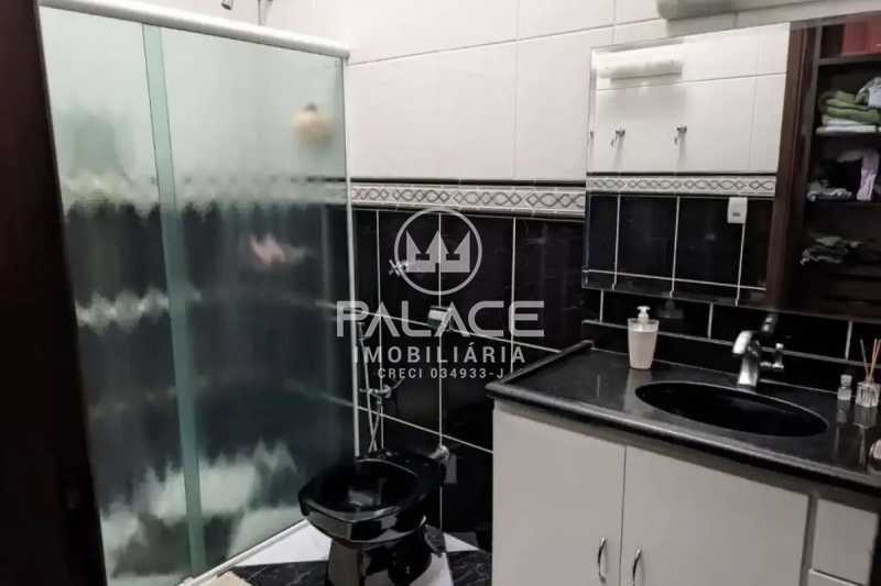 Casa de rua : Térrea / Residencial / Água Branca