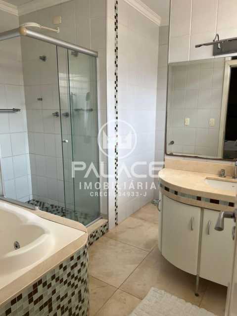 Imagens do imóveis Casa de rua -  / Residencial / Centro