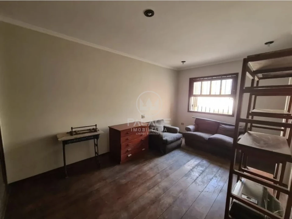 Sobrado À Venda No Centro De Piracicaba