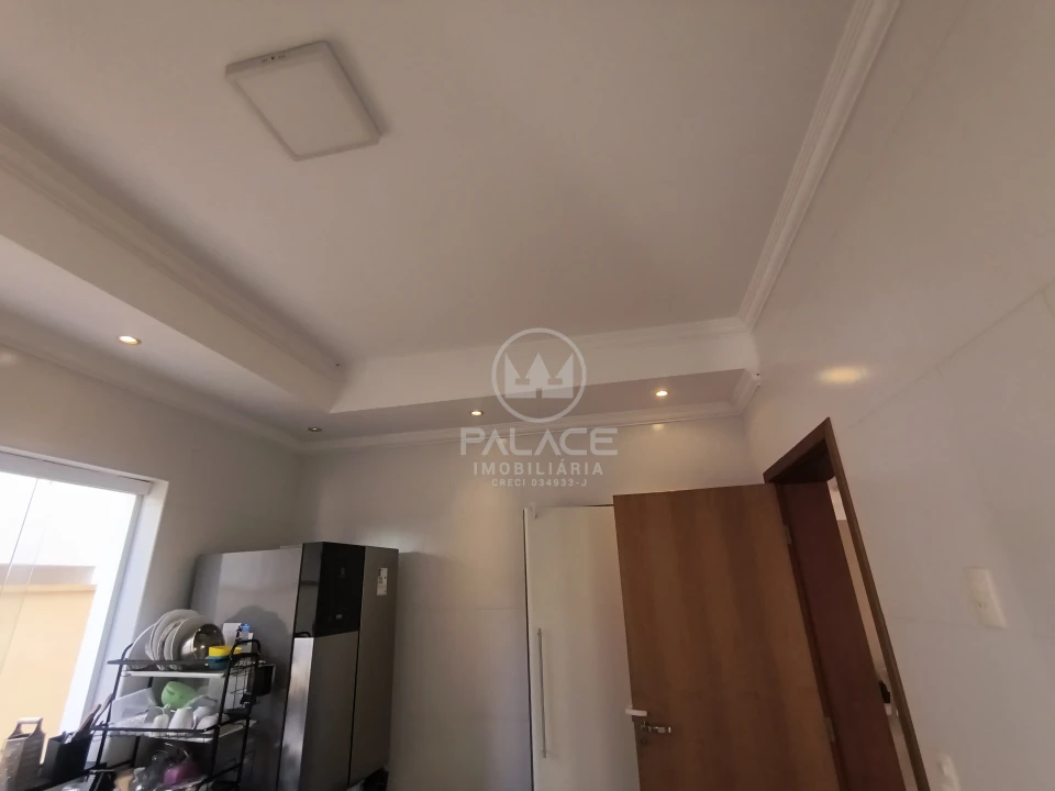 Casa à Venda no Condomínio Leão