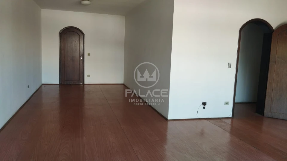 Apartamento : Padrão / Residencial / Centro