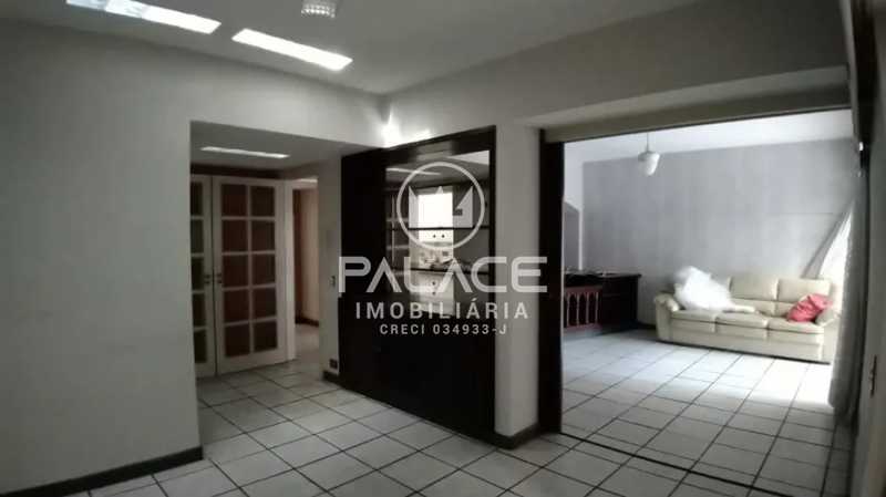 Imagens do imóveis Ampla casa comercial no centro de Piracicaba. 370m² de terreno e 245m² de construção.