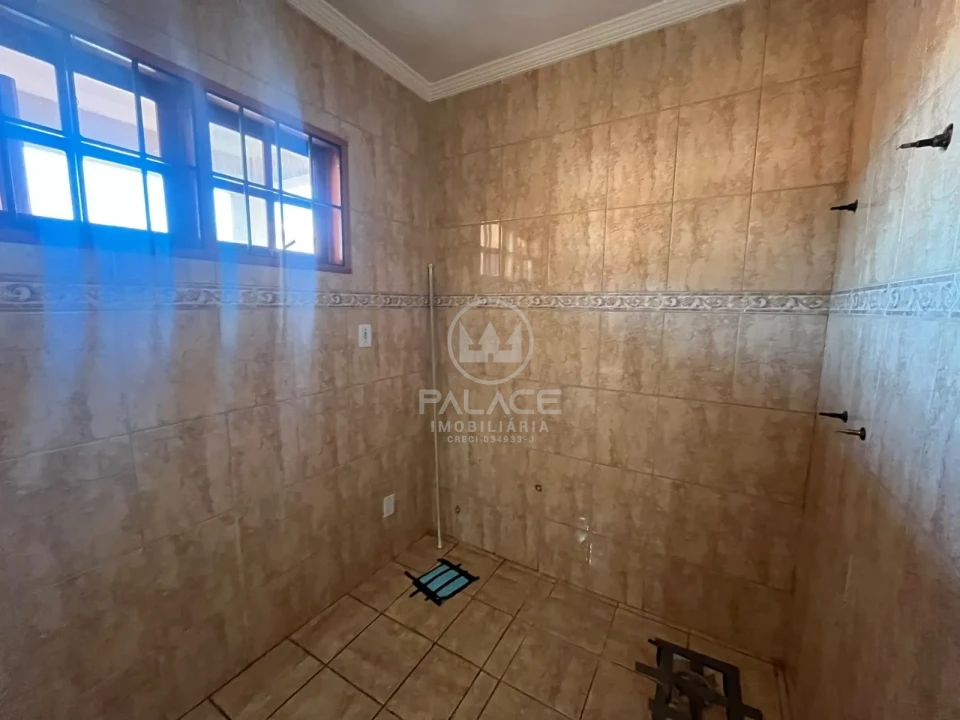 Casa para alugar, 3 quartos, sendo 1 suíte, 2 vagas, no Santa Rosa em Piracicaba / SP