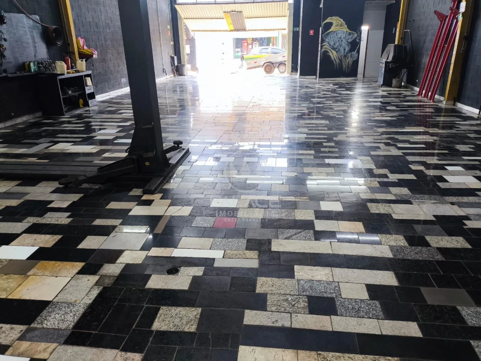 Barracão Comercial disponivel para Venda E Locação