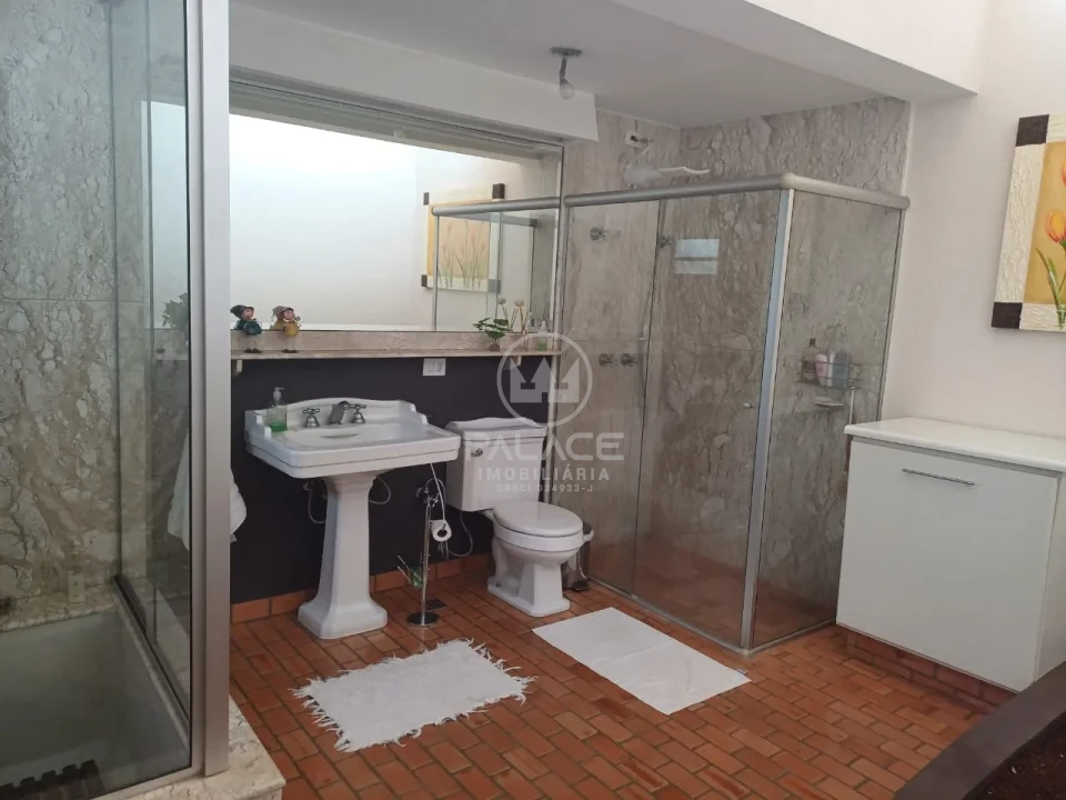 CASA A VENDA NO BAIRRO CASTELINHO