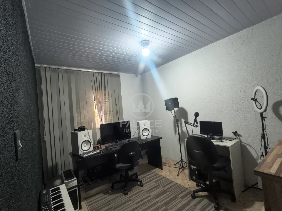 Imagens do imóveis Casa  de esquina excelente á venda na Balbo