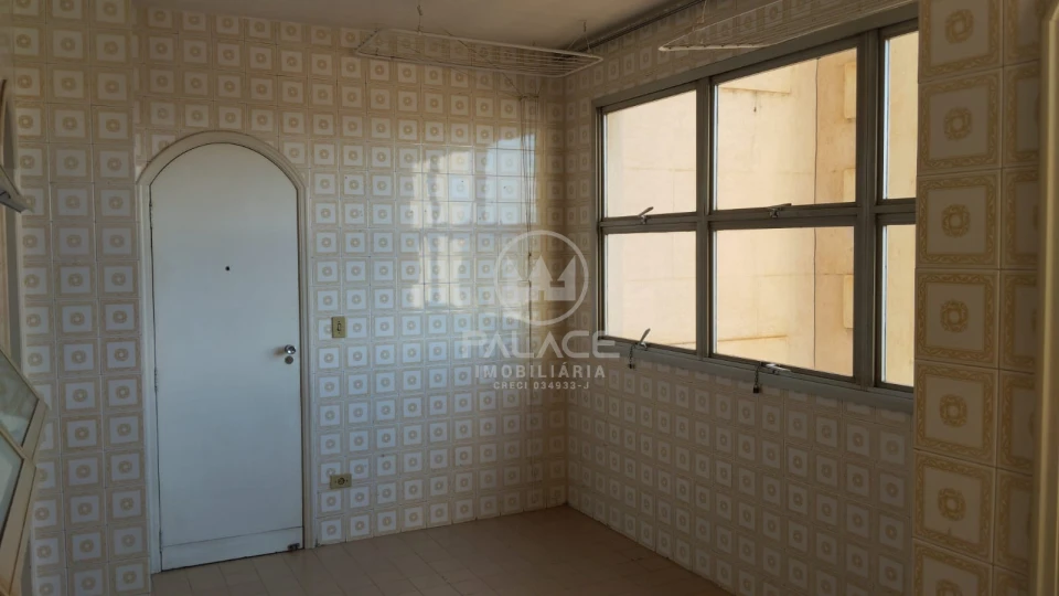 Apartamento : Padrão / Residencial / Centro