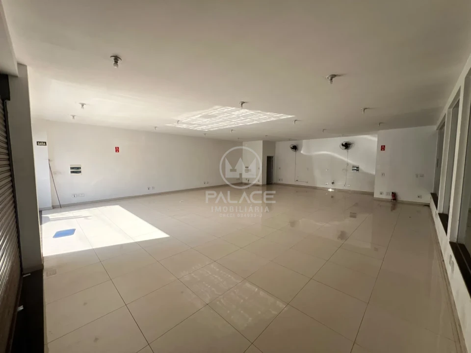 Imóvel Comercial - Barracão - disponível para locação