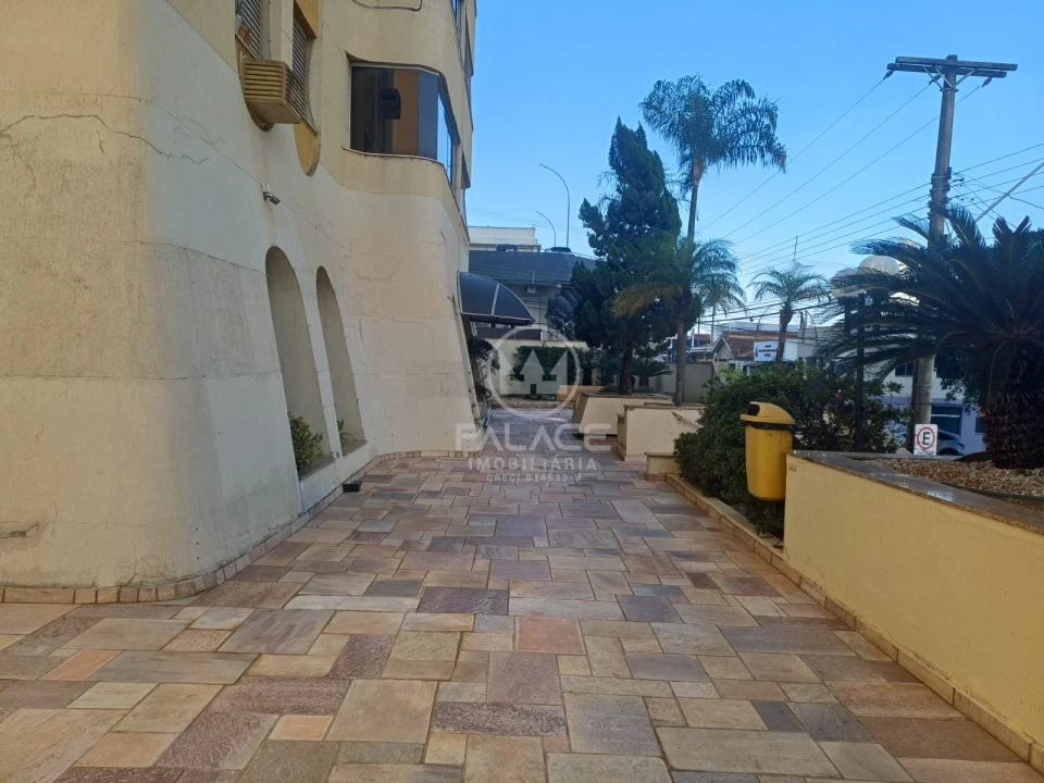 APARTAMENTO A VENDA NO EDIFICIO VERSALHES