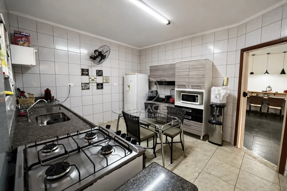 CASA TÉRREA A VENDA NO BAIRRO JARDIM ABAETÉ, PIRACICABA, SP.