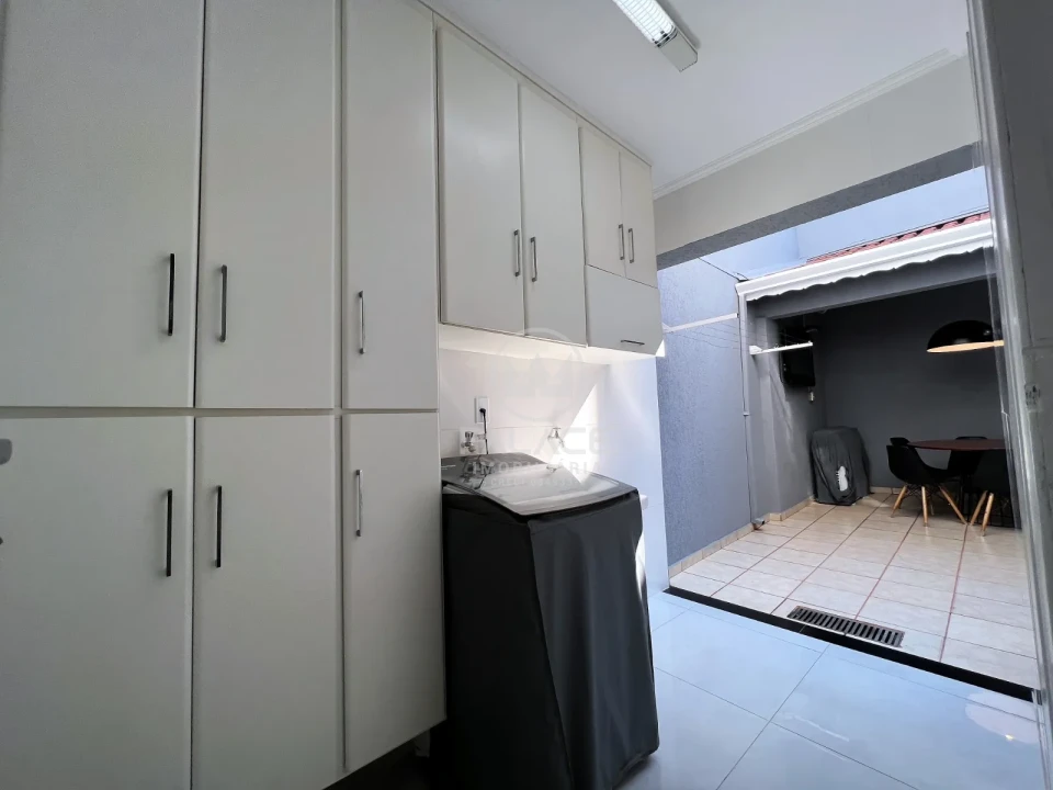 Sobrado fino acabamento a venda no bairro Jardim Brasília, Piracicaba, SP.