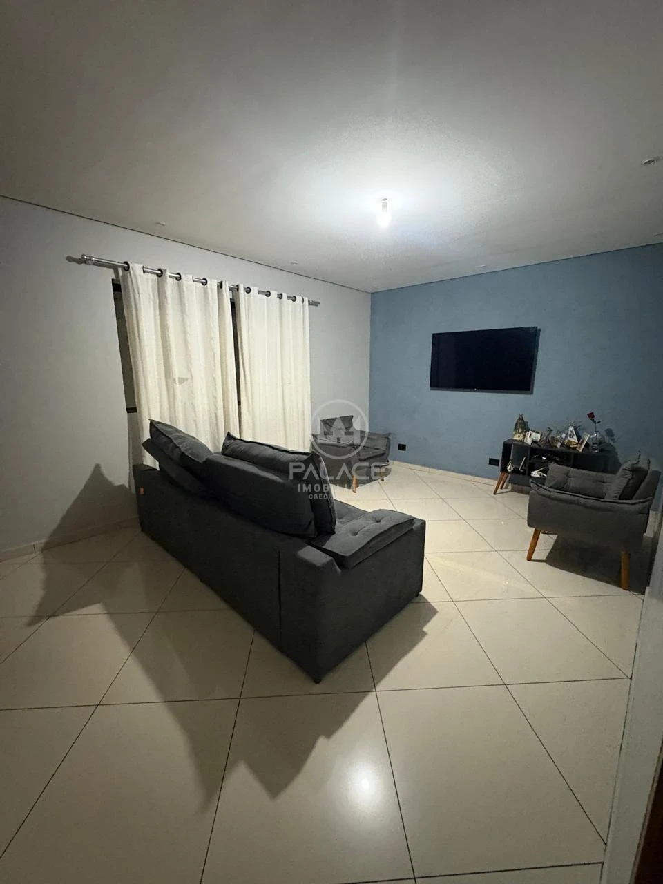 Casa, 3 quartos, 202 m² - Foto 1