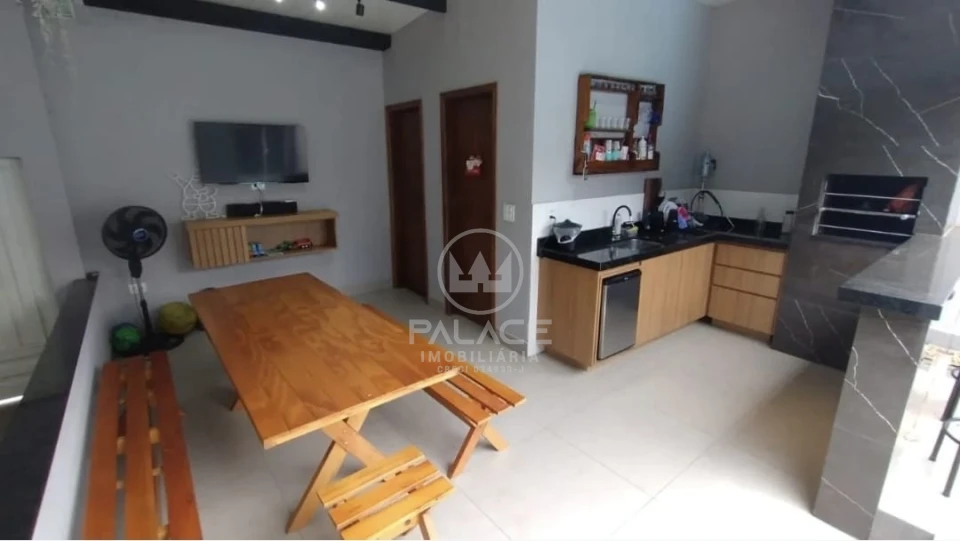 Casa com piscina a venda no bairro Vila Sônia, Piracicaba, SP.