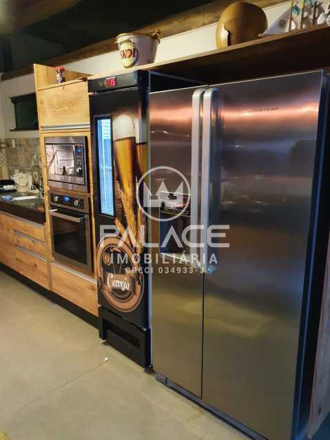 Imagens do imóveis casa condomínio ondas grandes