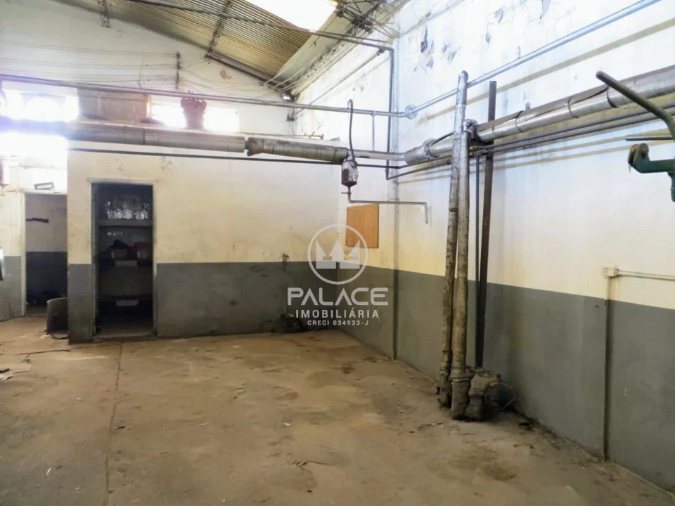 Barracão :  / Comercial / Vila Rezende