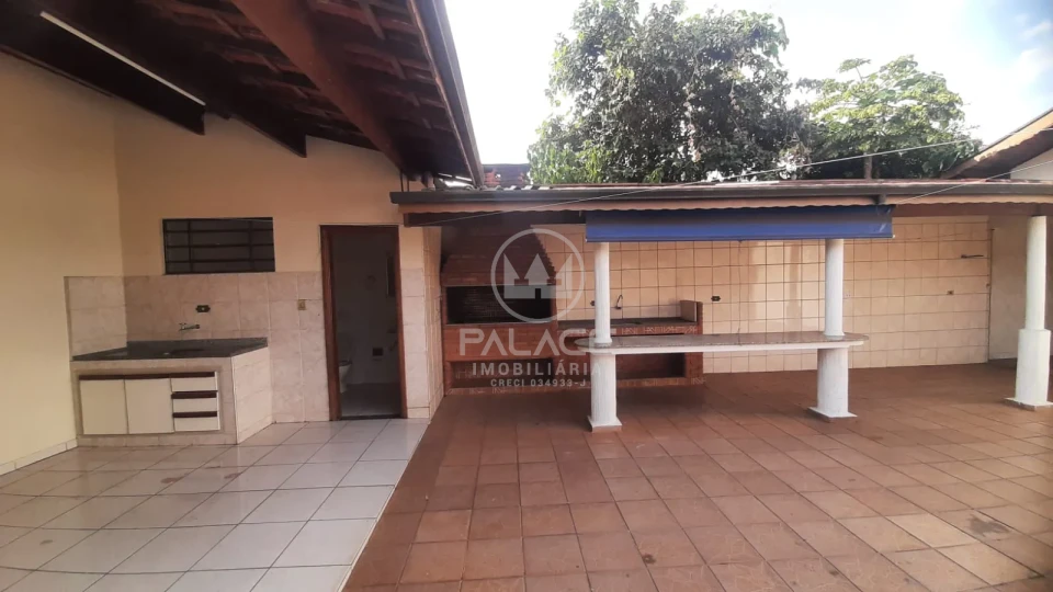 CASA PARA LOCAÇÃO/ 4 QUARTOS  / CHURRASQUEIRA/VILA REZENDE