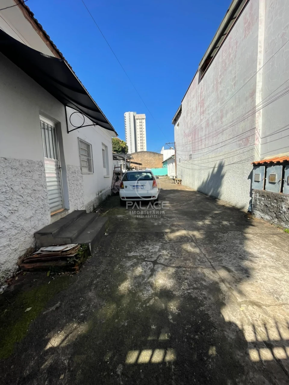 vende 7 quitinetes e 2 comercial, no mesmo terreno. Excelente investimento