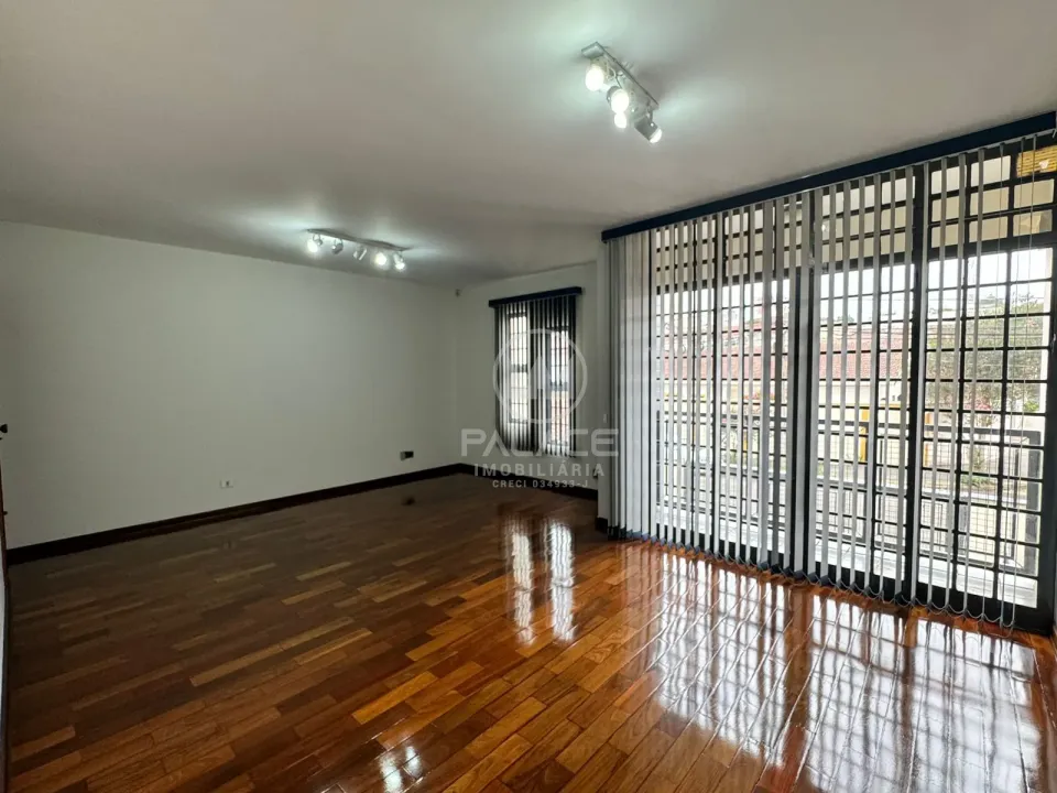 Casa, 3 quartos, 257 m² - Foto 3