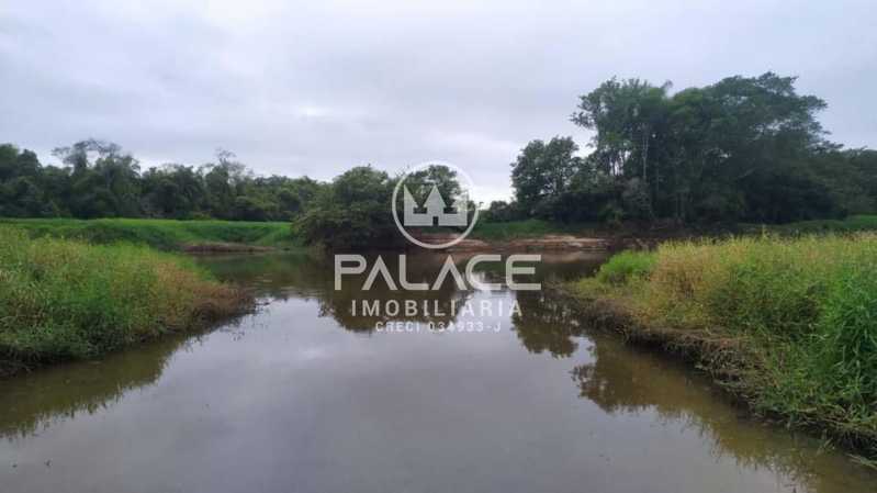 Imagens do imóveis rural à venda em centro, conchas