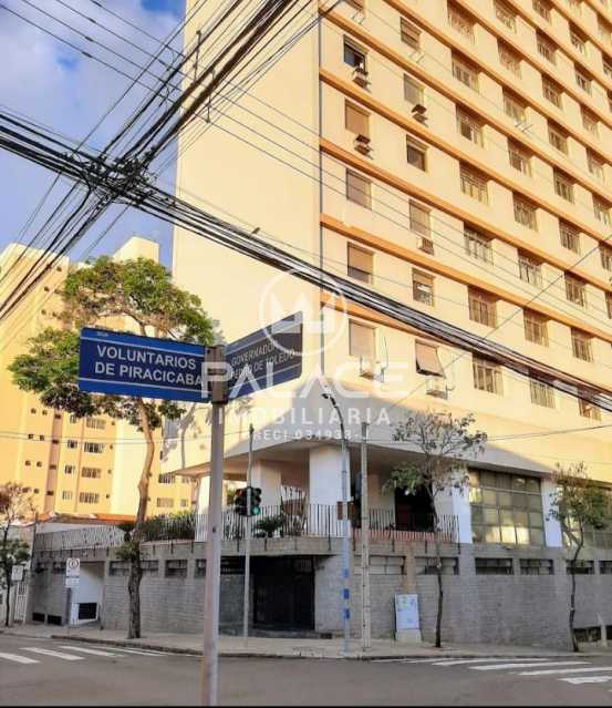 Apartamento :  / Residencial / Centro